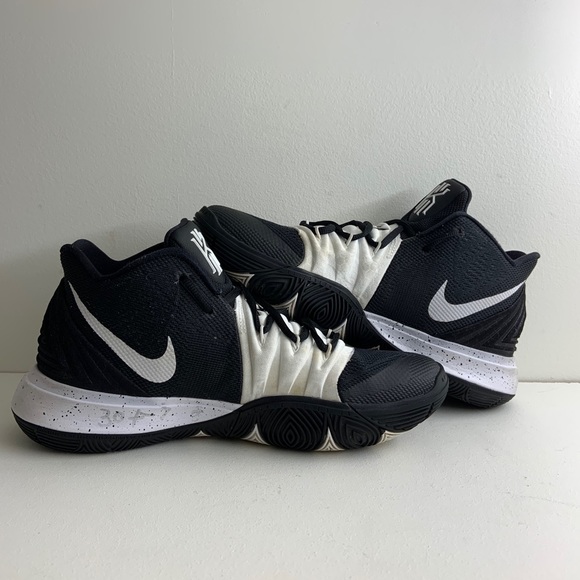 black kyrie 5s